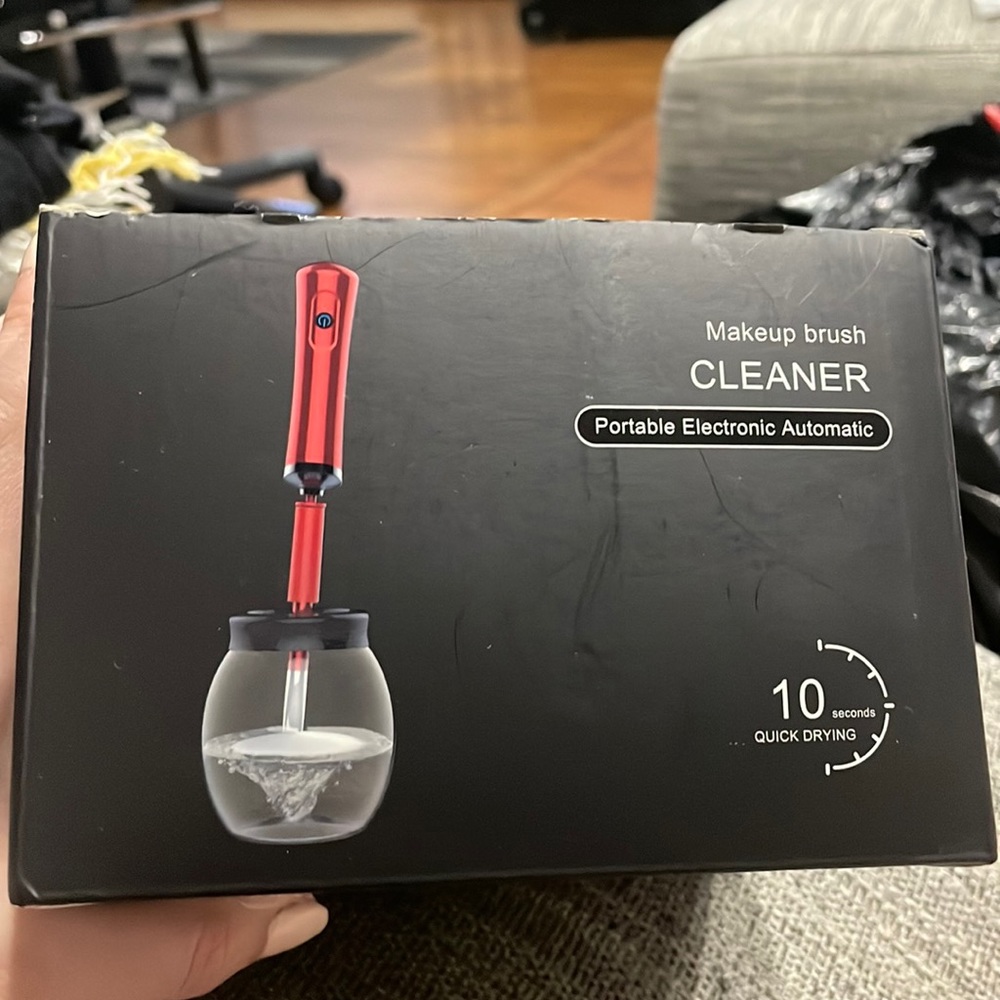 Automatic Makeup Brush Cleaner